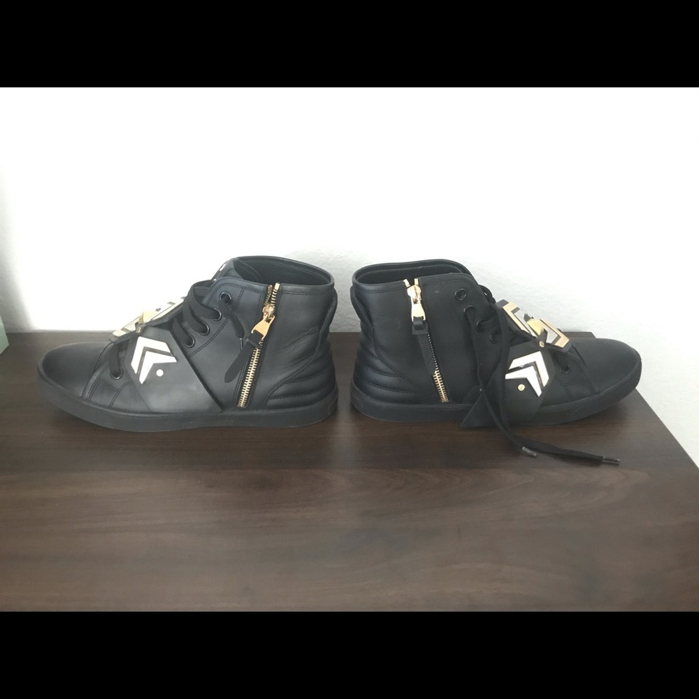 Louis Vuitton black gold sneakers - Picture 4 of 4